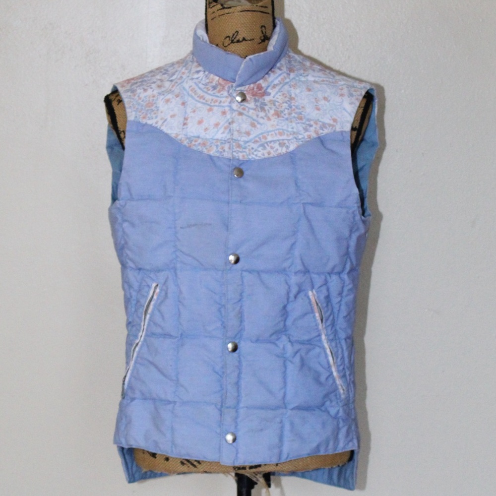 Vintage 1970s Tempco Blue Floral Western Snap Goose Down Puffer Vest Women’s M